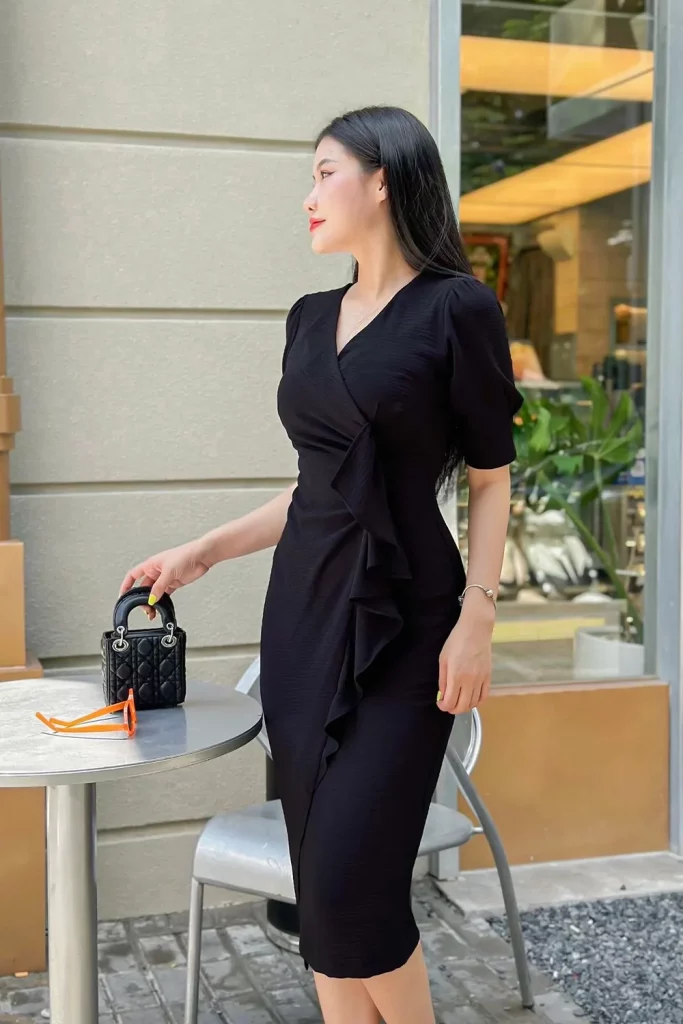 Đầm Body Công Sở Quyến Rũ Là Gì? "Quyến Rũ" Ở Đây Nên Hiểu Thế Nào?