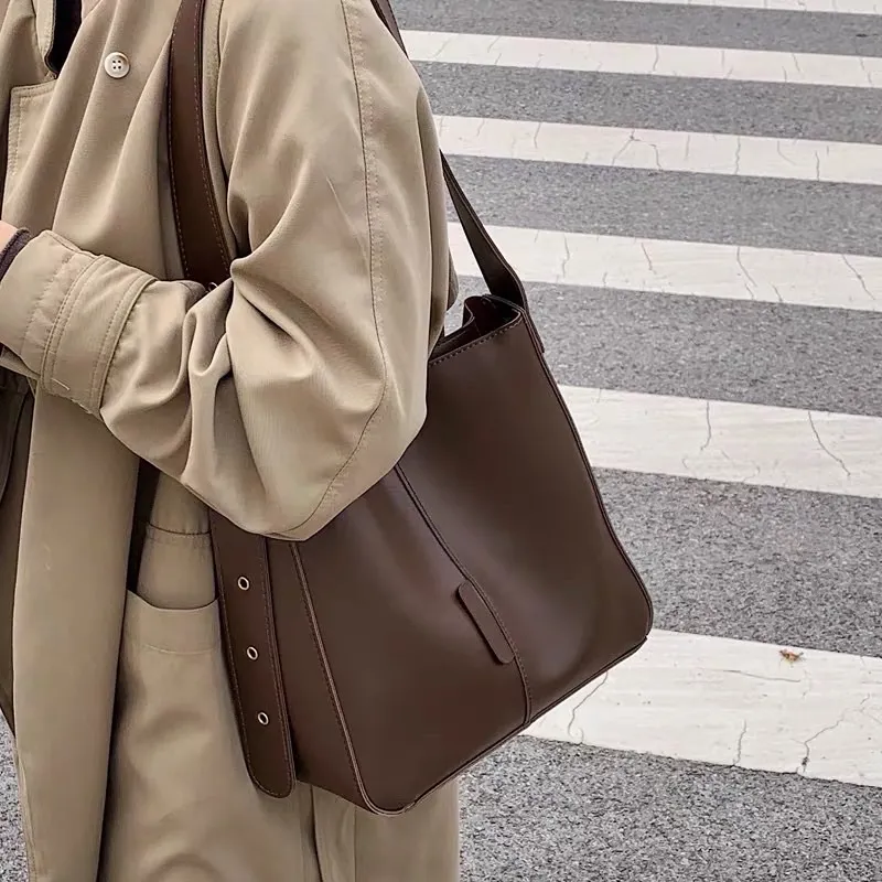 Túi đeo chéo (Crossbody Bag)